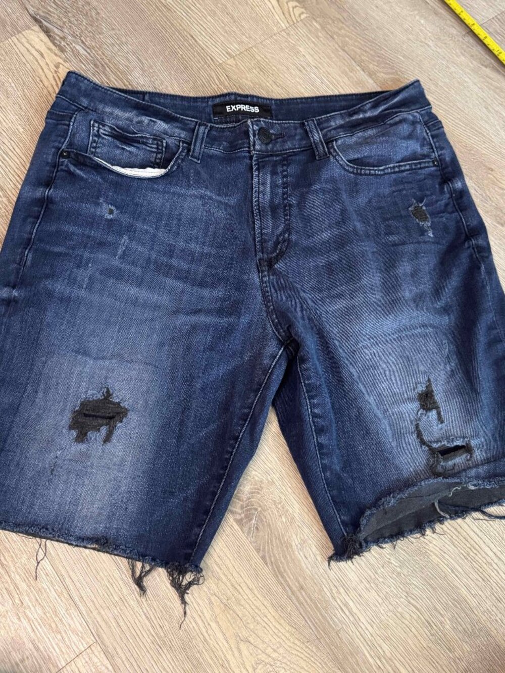 Express Hyper Stretch Distressed Denim Bermuda Shorts Dark Wash Women's 33